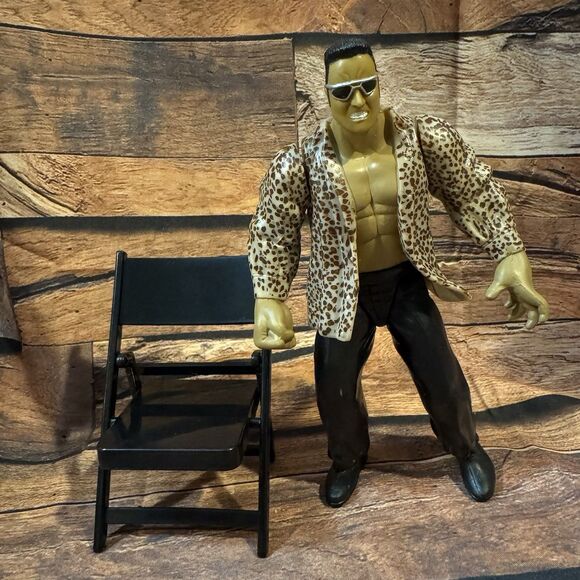 WWF The Rock Wrestling Figure Summer Slam 99 Fully Loaded 2 Jakks Pacific Chair - Picture 2 of 8
